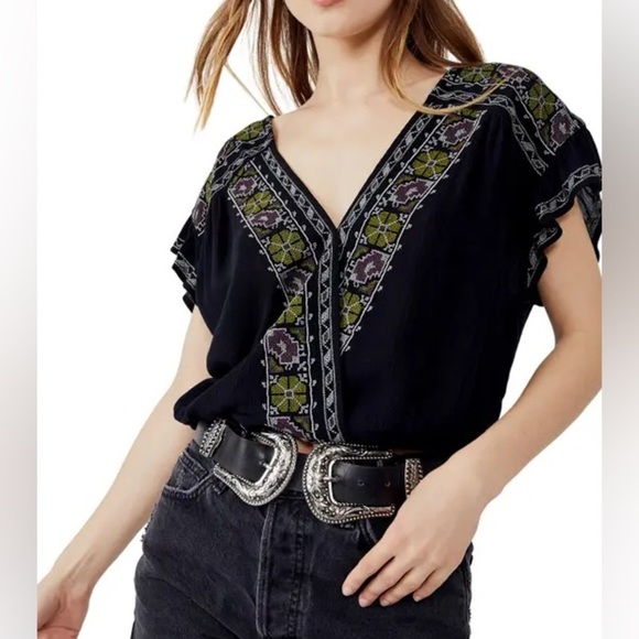 FREE PEOPLE WOMENS SIZE XS SHORT SLEEVES EMBROIDERED LUCA WOVEN CROP TOP SHIRT - Picture 2 of 9